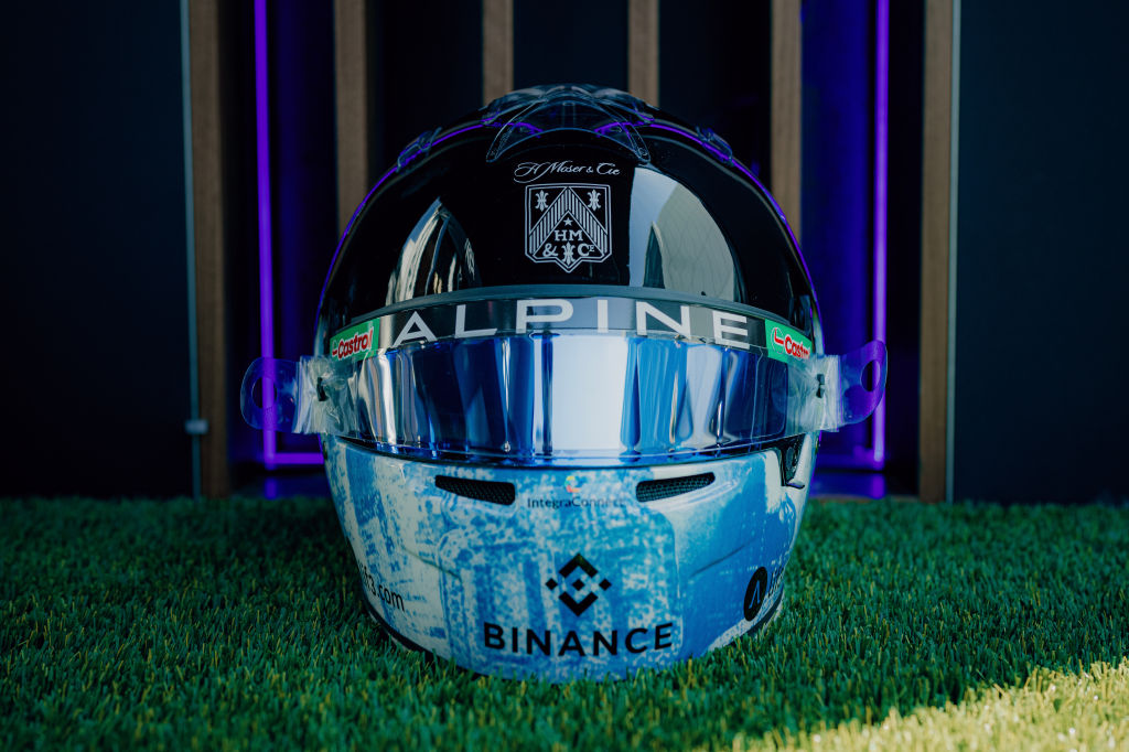 Amazon Music y Nav revelan el nuevo casco personalizado On My Way 2 Rexdale para el piloto del equipo BWT Alpine F1, Pierre Gasly, en el GP de Canadá de esta semana