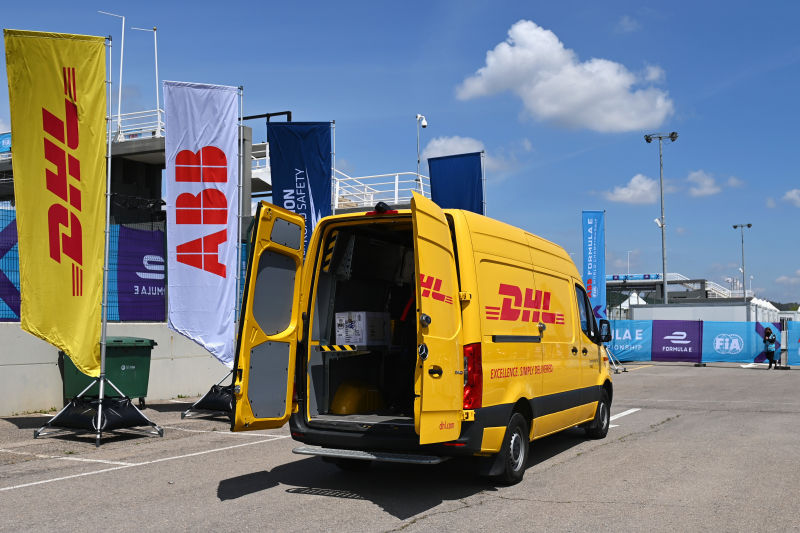 DHL y Julius Baer celebran una asociación de 10 Temporadas en el Hankook London E-Prix